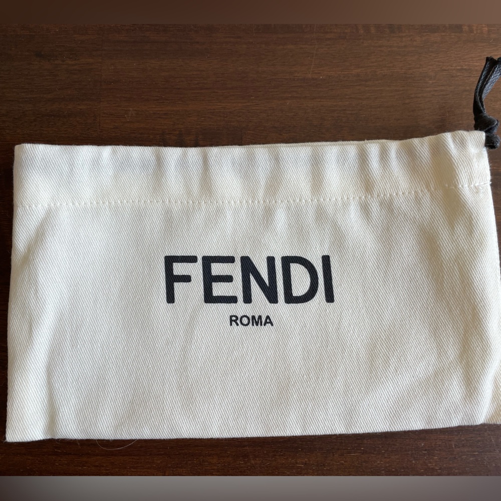 🌺EUC🌺 FENDI Roma Long Wallet Silver - Full Set! - Picture 11 of 12